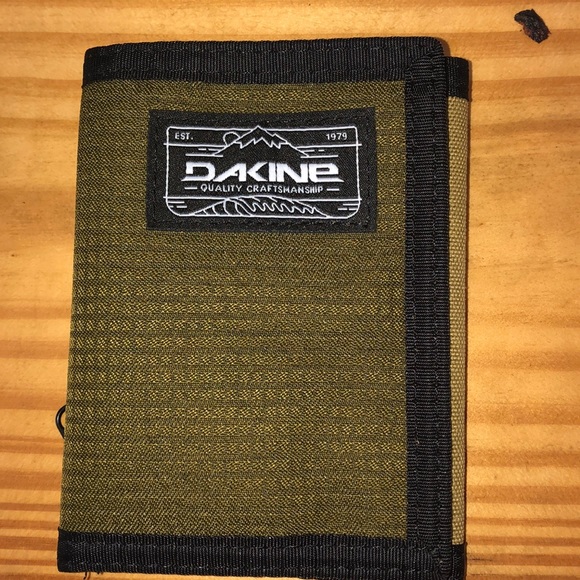 Dakine Other - Dakine Wallet